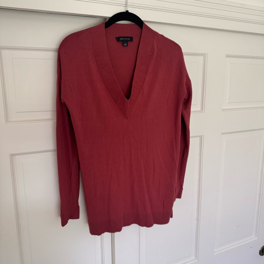 Ann Taylor Lightweight V-Neck Sweater
